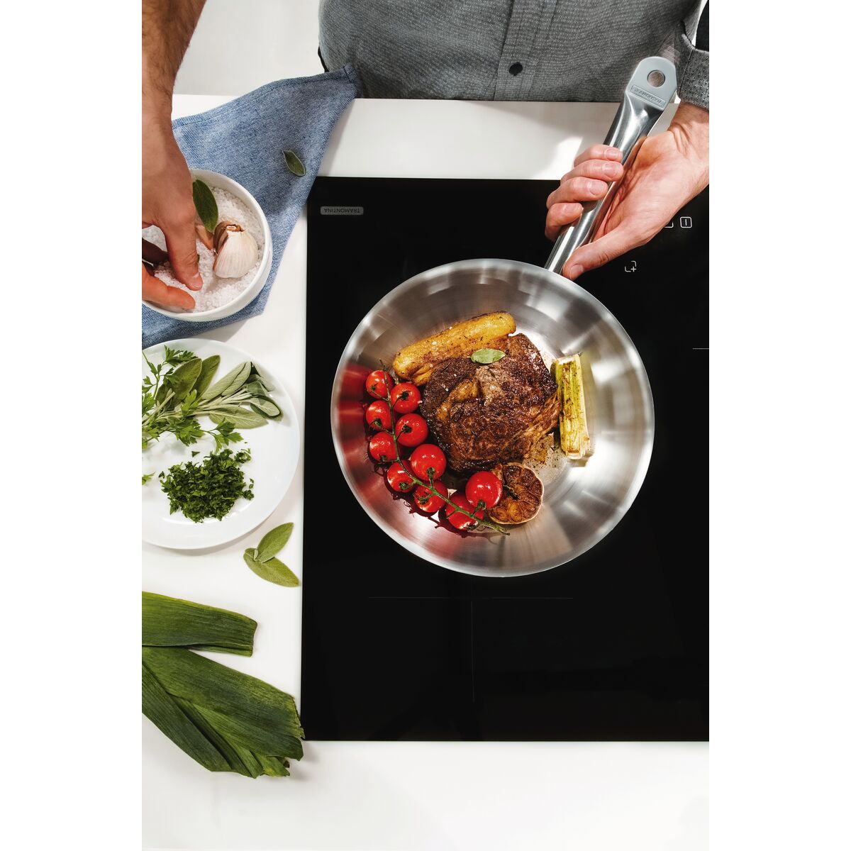 Tramontina Sartén Professional de Acero Inoxidable Fondo Triple con mango 26 cm 2L