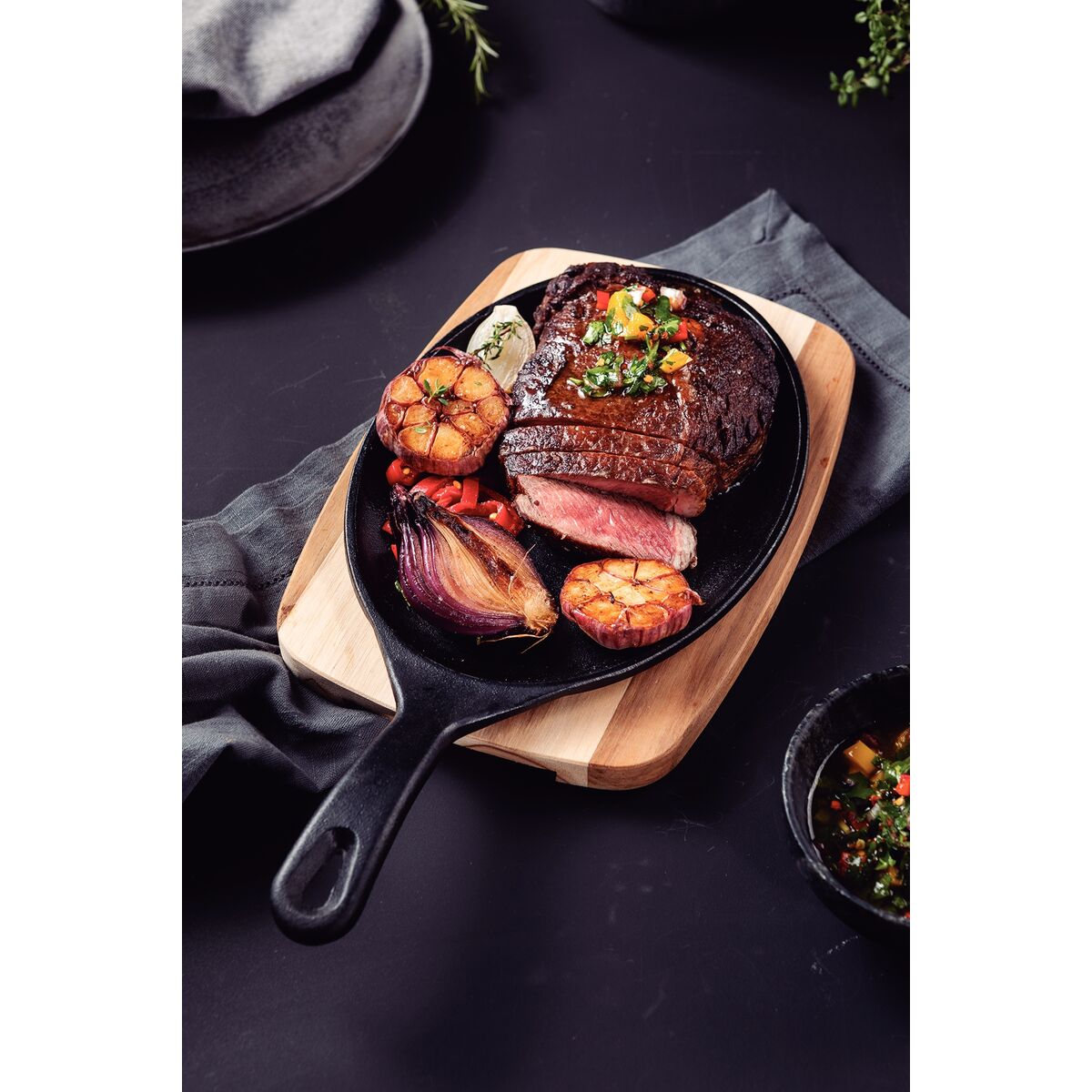 Tramontina Sartén de Hierro Fundido con Bandeja de Madera  Churrasco Essencial 38 x 19 cm